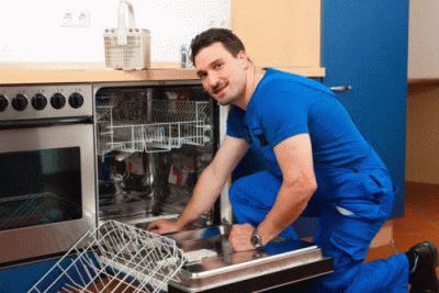 Мастер по ремонту посудомоечной машины