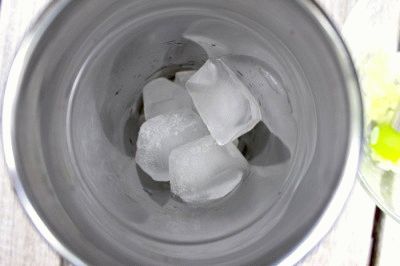 Колка льда в блендере